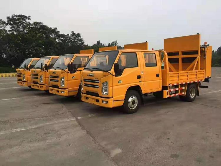 工程施工防撞車藍(lán)牌高速防撞車緩沖減速防撞車江鈴防撞車|五環(huán)吸塵車|洗掃車
